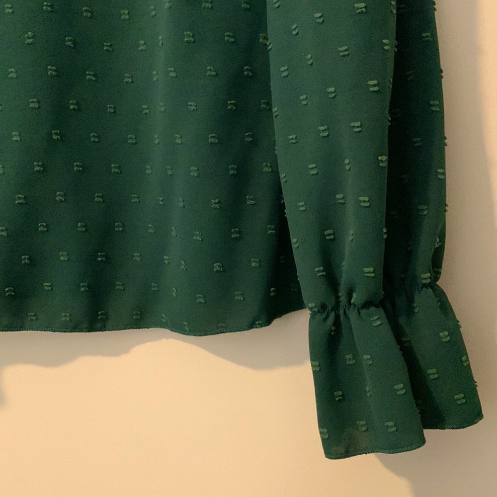 Green Textured Blouse - Picture 3 of 3